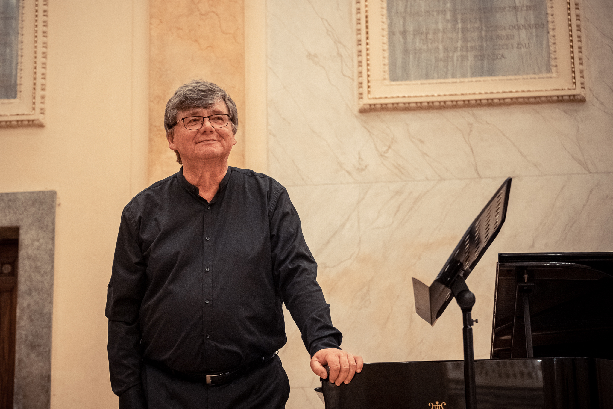 Kliknięcie przenosi do galerii zdjęć z koncertu